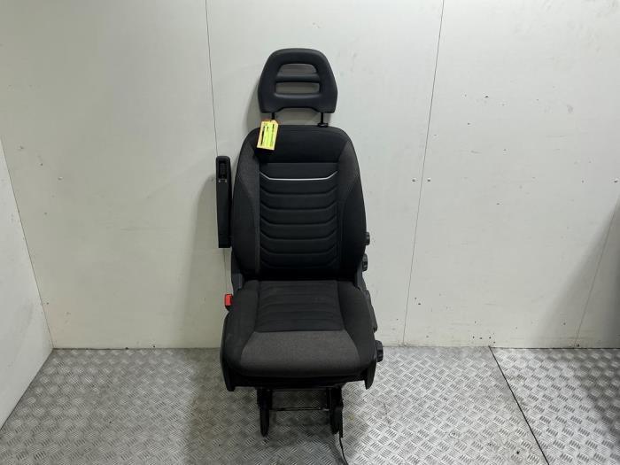 Siège gauche d'un Iveco New Daily (New Daily 14-), Autos : Pièces & Accessoires, Habitacle & Garnissage, Autres marques automobiles