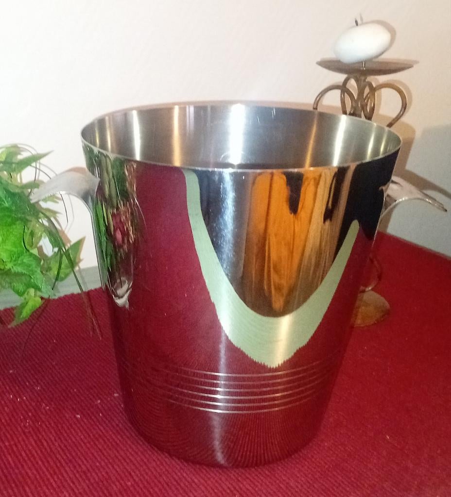 Seau à champagne ou glace , vin etc..signé. accepte offre, Enlèvement