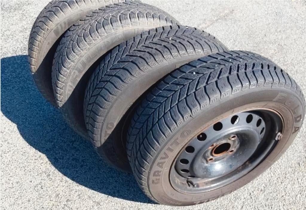 4 pneus hiver 185/65-15 pour Nissan, entraxe 4x114,3, 15 pouces, Pneus et Jantes, Pneus hiver, 185 mm