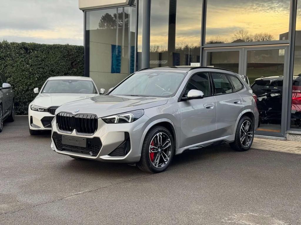 BMW X1 sDrive18i M Sport Pro / PANODAK / KEYL / ADAPT LED, Autos, BMW, Argent ou Gris, Achat, Entreprise, 5 portes
