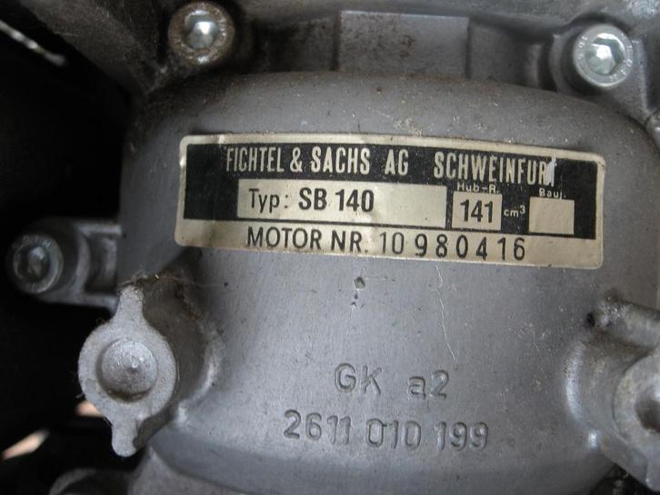 Moteur de tondeuse 2 temps a redémarrer, Tuin en Terras, Grasmaaiers, Gebruikt, Benzine-grasmaaier, 50 cm of meer, Cirkelmaaier