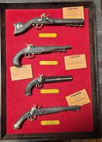 Miniatuur wapens in een lijst, Verzamelen, Militaria | Algemeen, Ophalen of Verzenden