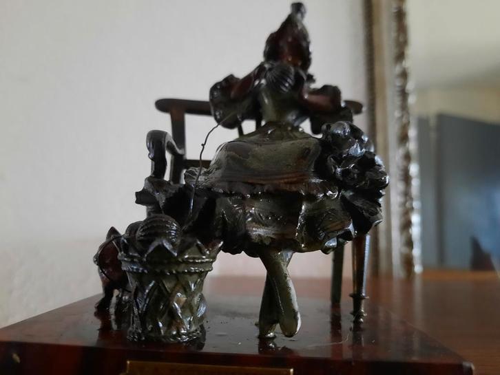 Antiek Frans Bronzen Beeldje "La Devideuse Maxim, Antiek en Kunst, Kunst | Beelden en Houtsnijwerken, Ophalen of Verzenden