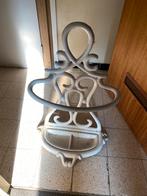 Porte parapluie en fonte, Enlèvement