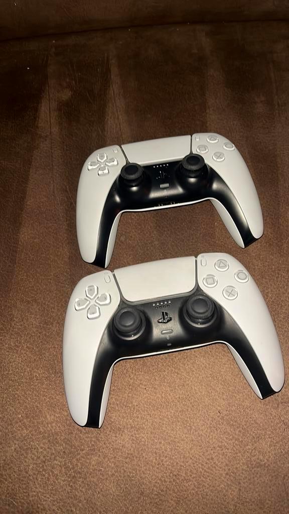 2x Dualsense PS5 Controller, Games en Spelcomputers, Spelcomputers | Sony PlayStation 5, Zo goed als nieuw, Ophalen