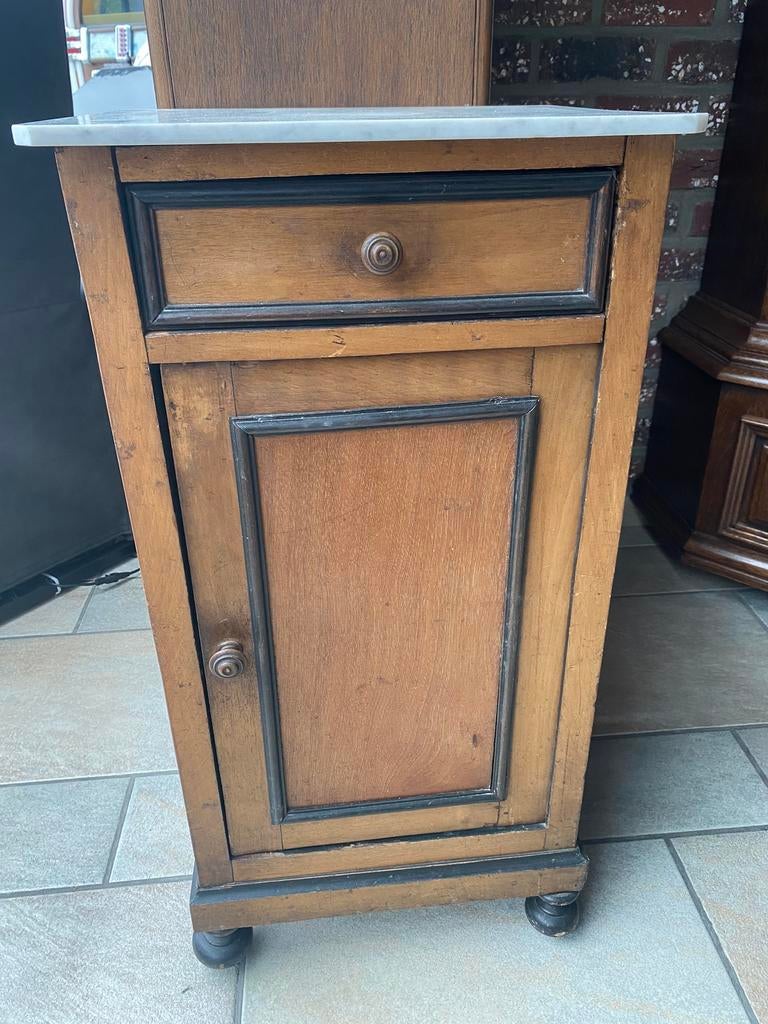 Antiek nachtkastje, Ophalen, Zo goed als nieuw