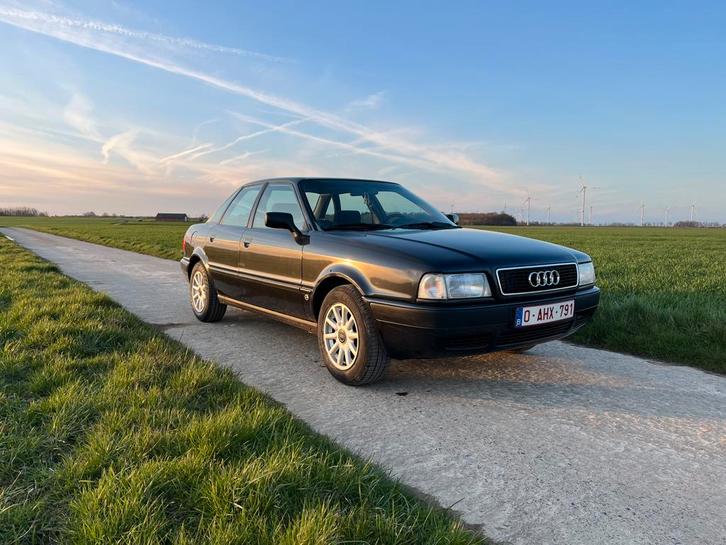 Audi 80 b4 2.0 essence, Autos, Audi, Particulier, Essence, Berline, Boîte manuelle, Noir, Bleu, Traction avant, Enlèvement
