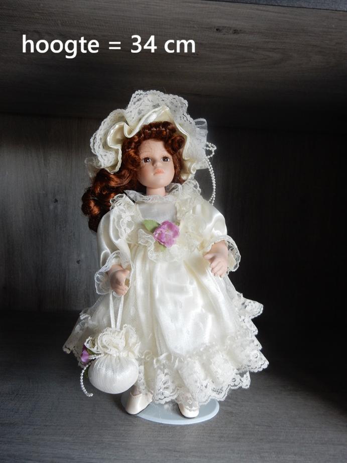 n.19 - Porseleinen pop A, Enlèvement, Poupée