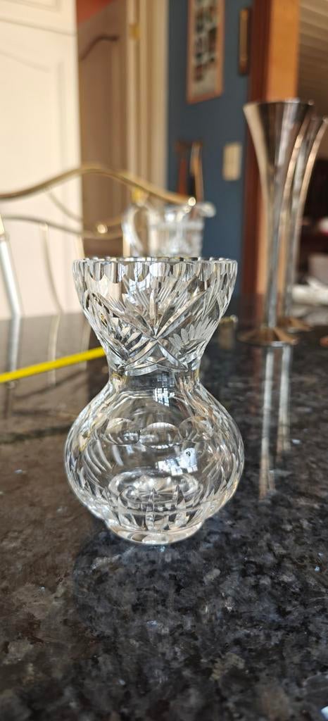 Joli petit vase en cristal (ou verre taillé de qualité), Antiquités & Art