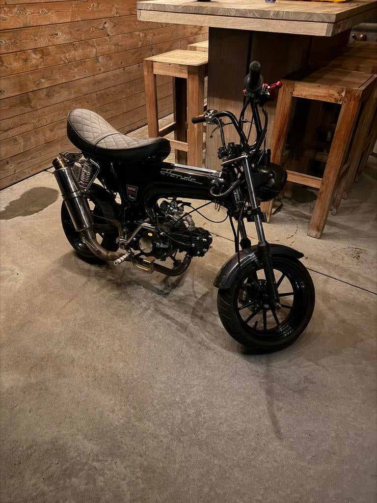 Dax a klasse 50cc, Vélos & Vélomoteurs, Cyclomoteurs | Honda, Autres modèles, 4 vitesses, Comme neuf, Enlèvement