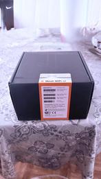 2 amplificateurs WiFi Orange Mesh - avec boîtier et câbles, Enlèvement, Comme neuf