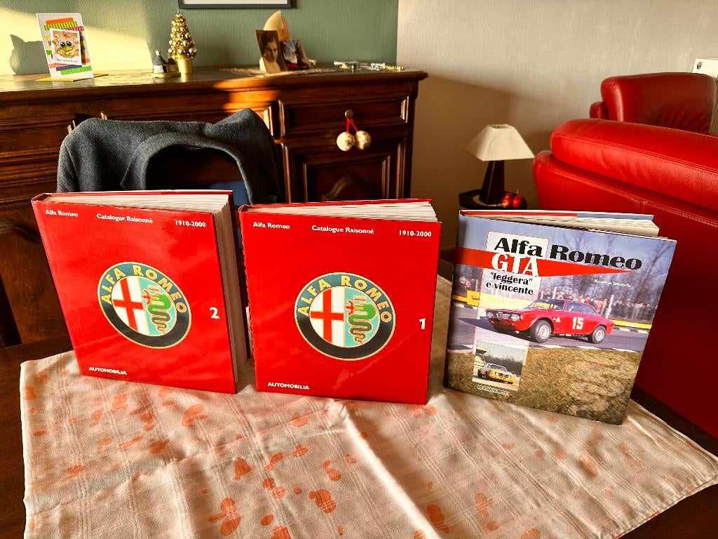 Très beaux livres Alfa Romeo catalogue randonné, Livres, Autos | Livres, Comme neuf, Alfa Romeo, Enlèvement