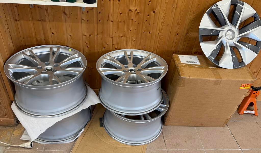 Jantes Tesla type Gemini 19" + enjoliveurs neuf, Enlèvement, Utilisé