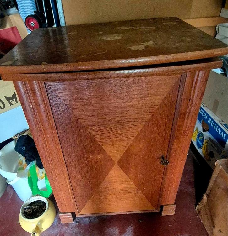Machine à coudre SINGER vintage avec meuble en bois – Très b, Antiquités & Art, Antiquités | Meubles | Armoires, Enlèvement