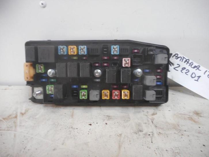 ZEKERINGKAST Opel Antara (LA6) (98471067exlcn), Auto-onderdelen, Elektronica en Kabels, Opel, Gebruikt