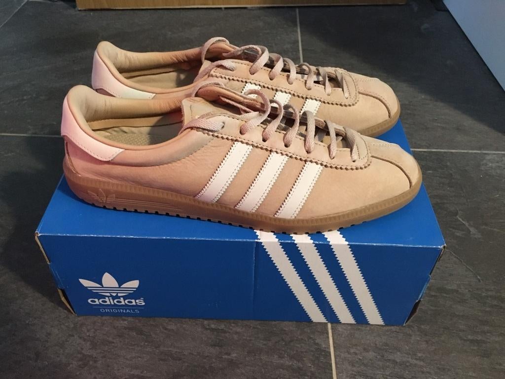 Nieuwstaat ongebruikte ADIDAS Bermuda sneakers EUR 44/45, Kleding | Heren, Schoenen, Ophalen, Sportschoenen, Nieuw, Adidas