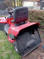 Tondeuse tracteur de marque Colombia de couleur rouge, Bac de ramassage