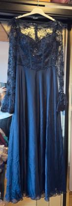 Feestkleding, Ophalen, Zo goed als nieuw