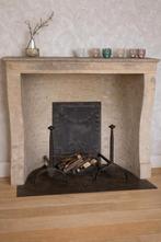 Antieke smeedijzeren vuurbokken met haardplaat – 18e eeuw, Ophalen of Verzenden