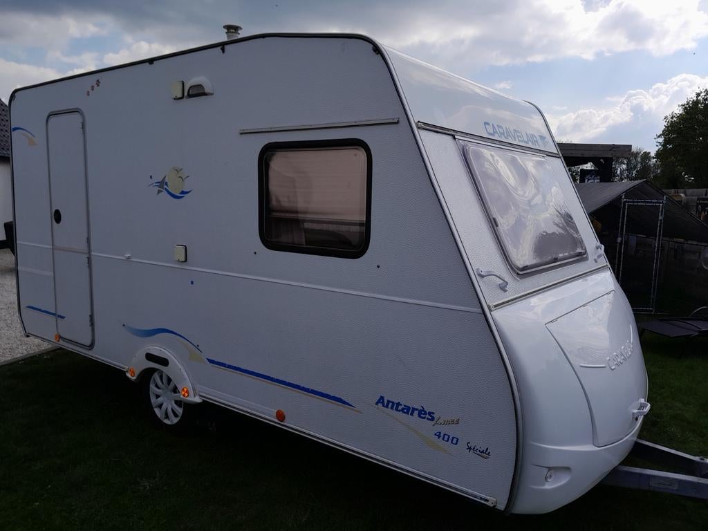 Caravan Caravelair met voortent en moover, Caravanes & Camping, Caravanes, Particulier, jusqu'à 4, 750 - 1000 kg, Caravelair, Porte-vélos