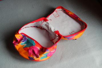 Make-up tasje beschikbaar voor biedingen
