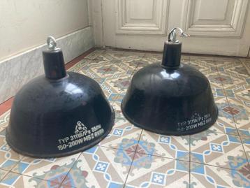 Industriële fabriekslamp lamp  beschikbaar voor biedingen