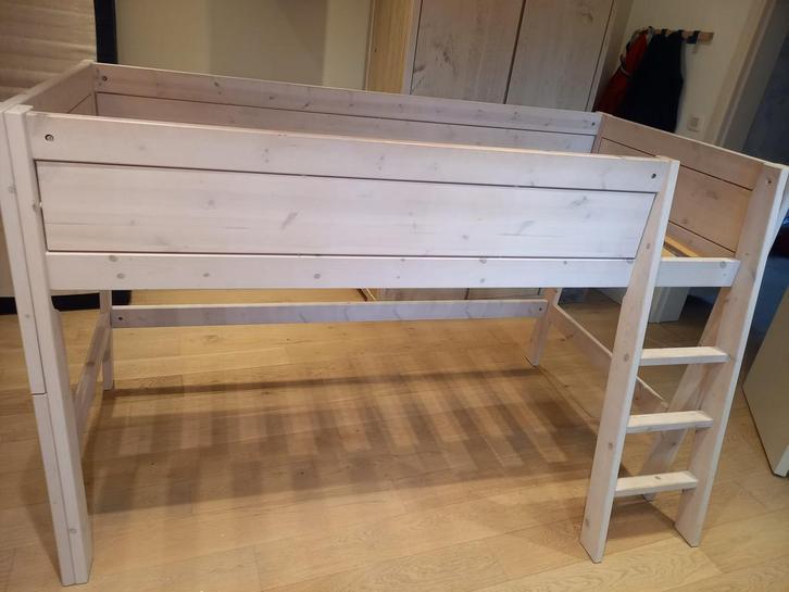 Lifetime wit bed met verlengstuk en matrass, Kinderen en Baby's, Kinderkamer | Stapelbedden en Hoogslapers, Zo goed als nieuw