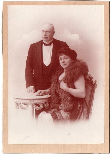 Foto type cabinet Félix Gérin & Louise Désir beschikbaar voor biedingen