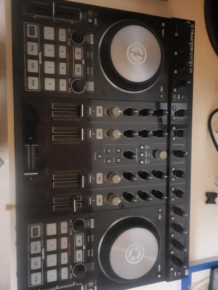 Traktor S4, Audio, Tv en Foto, Professionele apparaten, Zo goed als nieuw, Audio, Ophalen of Verzenden