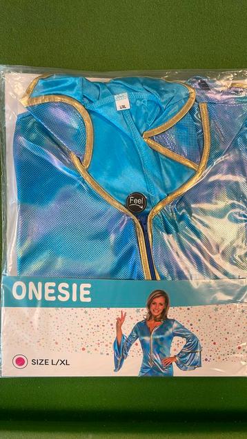 Onesie L/XL beschikbaar voor biedingen