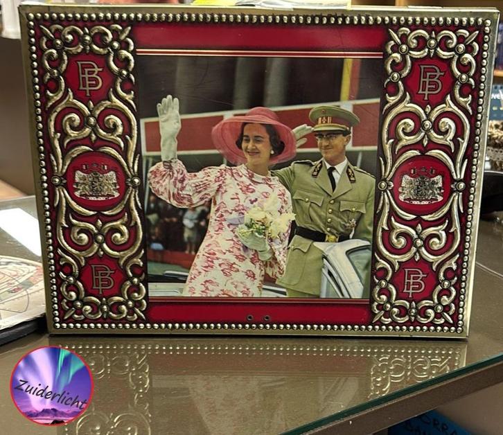 50 jaar oude blikken doos Fabiola & Boudewijn, Verzamelen, Blikken, Gebruikt, Ophalen