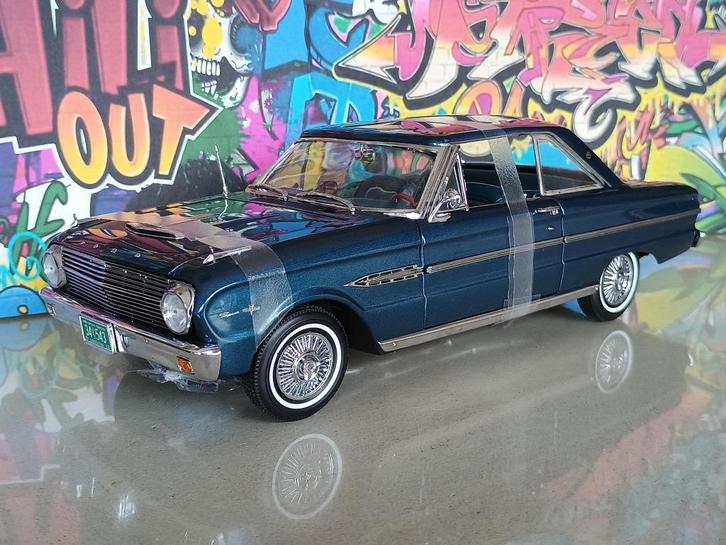 Ford Falcon Hard Top 1963 Sunstar 1/18 --NIEUWSTAAT--, Hobby en Vrije tijd, Modelauto's | 1:18, Zo goed als nieuw, Auto, Sun Star