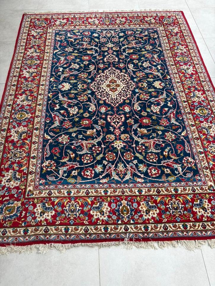 Perzisch Kashan-tapijt Blauw met rode rand (281x373), Huis en Inrichting, Stoffering | Tapijten en Vloerkleden, Zo goed als nieuw