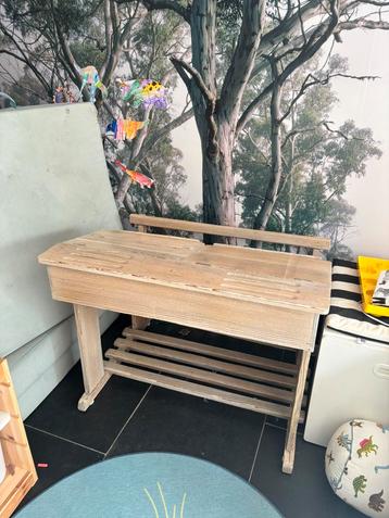 Houten retro schoolbankje  beschikbaar voor biedingen
