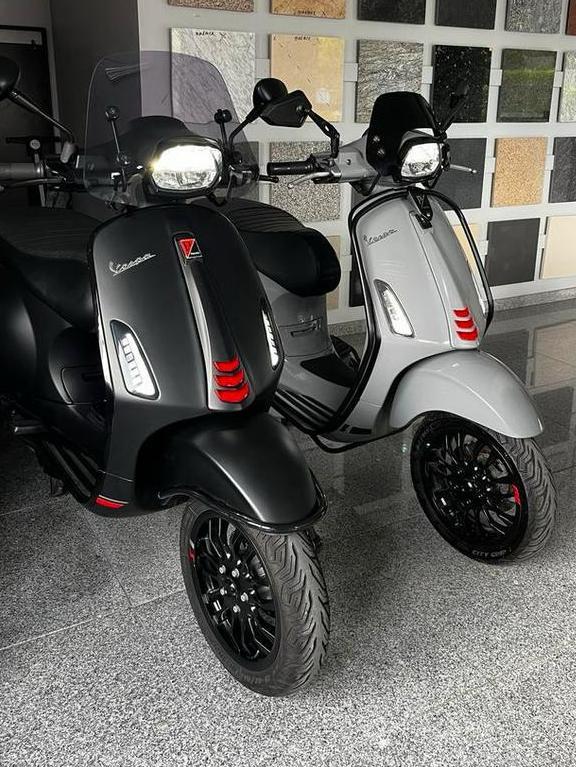 Vespa sprint E5 50cc b-klasse 2022 9k, Fietsen en Brommers, Scooters | Vespa, Zo goed als nieuw, Vespa S, Klasse B (45 km/u), Benzine