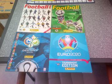 4 Lege Panini voetbal albums.