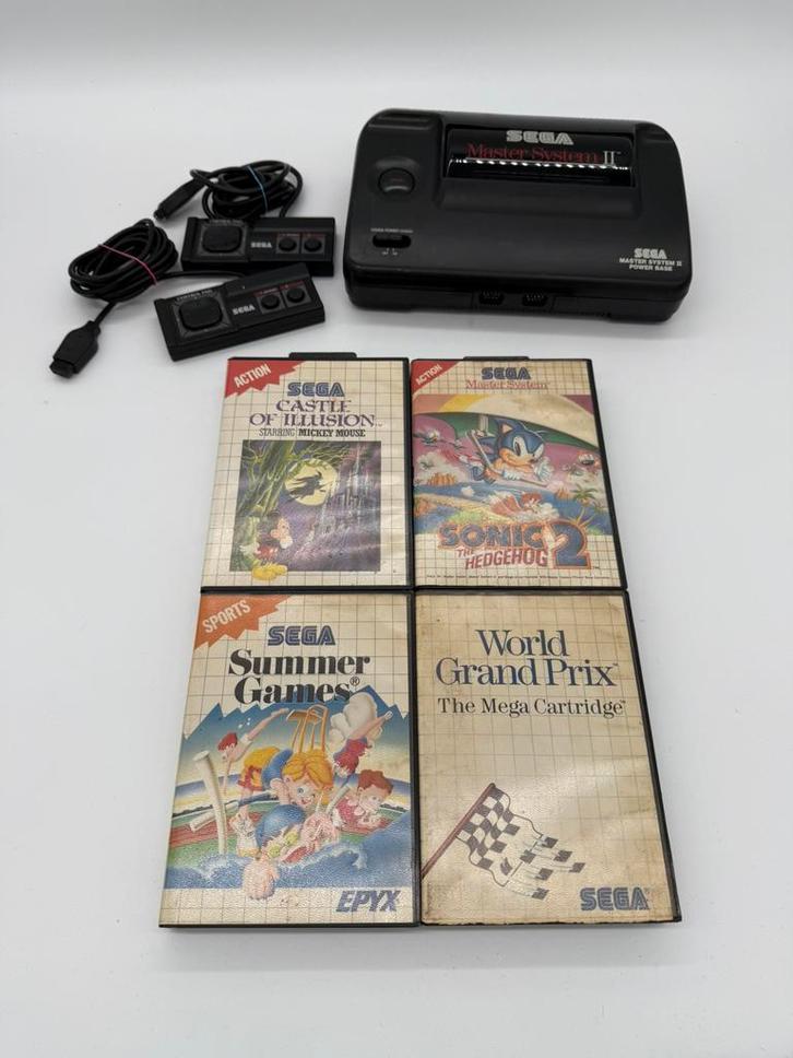 SEGA Master System II Console 2 Controllers + 4 Games, Consoles de jeu & Jeux vidéo, Consoles de jeu | Sega, Utilisé, Master System