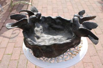 Bronzen vogelbad met 4 vogels. beschikbaar voor biedingen