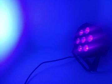 Nieuwe FIRST CLASS 7 X 24 W RGBWAUV FLAT LED PAR beschikbaar voor biedingen