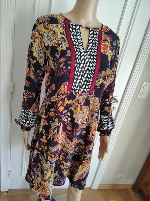 kleedje van tramontana  m, Kleding | Dames, Jurken, Onder de knie, Ophalen of Verzenden