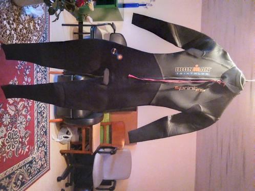 Wetsuit Ironman sprint WMS Size 10 (small) - 75€., Sports nautiques & Bateaux, Vêtements nautiques, Comme neuf, Combinaison étanche