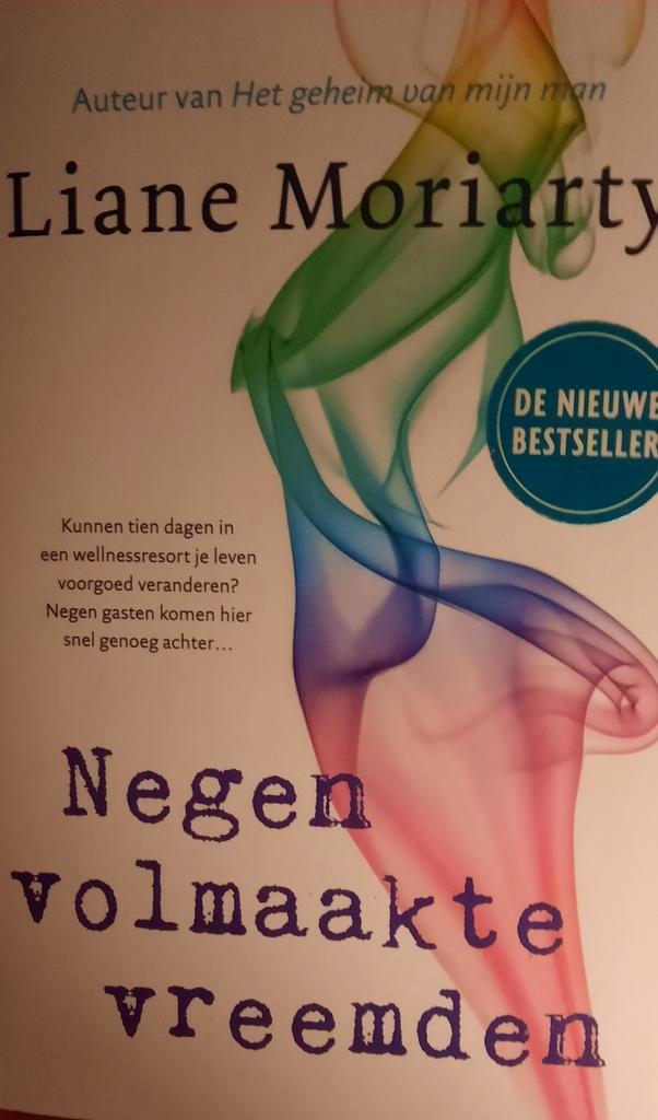 Liane Moriarty - Negen volmaakte vreemden, Boeken, Literatuur, Zo goed als nieuw, Ophalen of Verzenden