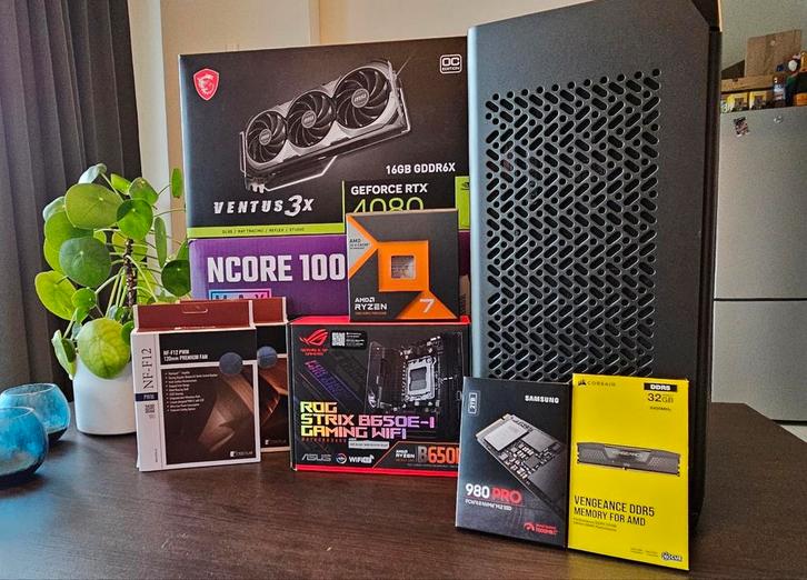 Compacte High-End Gaming PC | RTX 4080 | Ryzen 7 7800 X3D, Computers en Software, Desktop Pc's, Zo goed als nieuw, 4 Ghz of meer