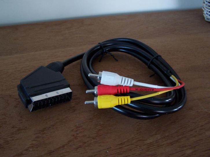 Kabels, Computers en Software, Pc- en Netwerkkabels, Zo goed als nieuw, Ophalen of Verzenden