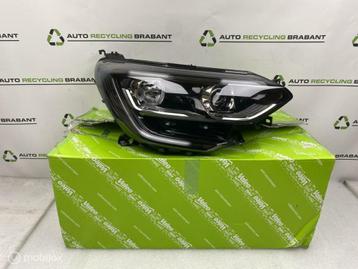 Koplamp Rechts Renault Megane 4 NIEUW ORIGINEEL 260100141R beschikbaar voor biedingen