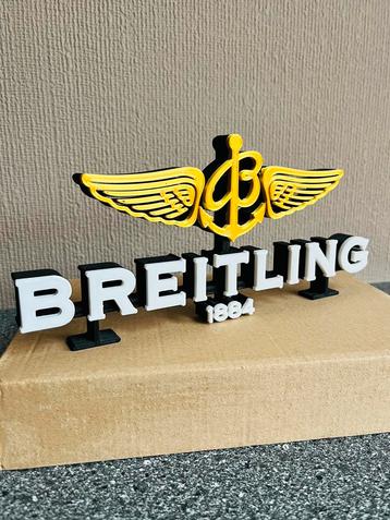 Breitling display beschikbaar voor biedingen
