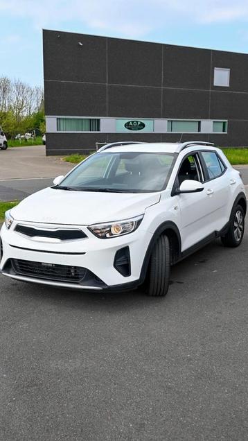 KIA STONIC ️BENZINE  BJ 2022. 30 000 KM beschikbaar voor biedingen