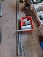 Metalen rails en plankendragers om een rek op te hangen, Doe-het-zelf en Bouw, IJzerwaren en Bevestigingsmiddelen, Ophalen, Gebruikt