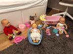 Poppenset met badje en kleertjes, Kinderen en Baby's, Speelgoed | Poppen, Ophalen, Gebruikt