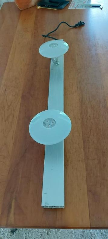 Plafond  verlichting  beschikbaar voor biedingen